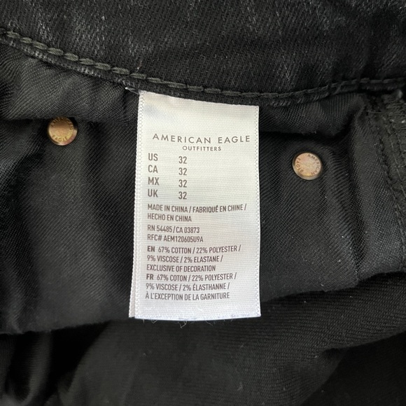 Black American Eagle Jean Shorts. - Picture 4 of 4